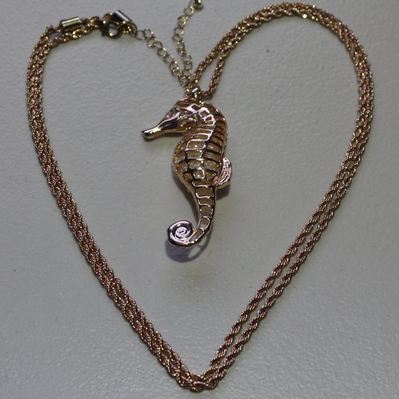 NWOT Beautiful sea horse necklace with white beads inside. - Picture 6 of 8